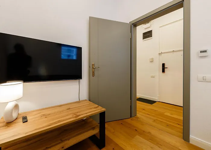 The Chic One, Unirii Square View *