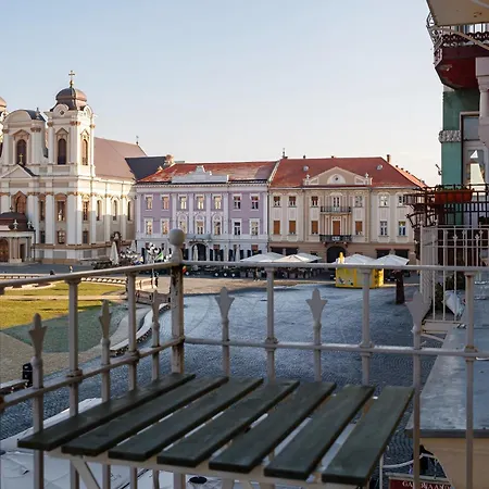 The Chic One, Unirii Square View *