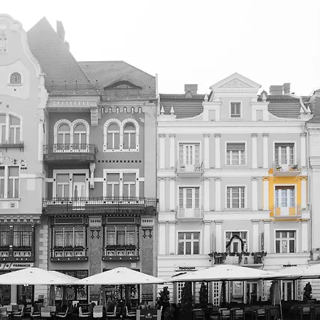 Daire The Chic One, Unirii Square View *
